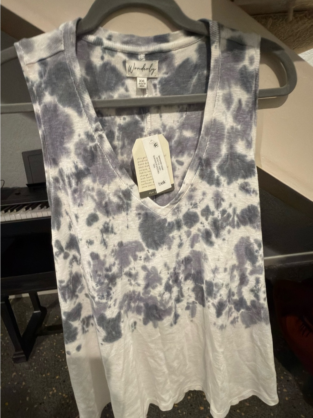 Wonderly Women’s White & Gray Tie-Dye V-Neck Tank size xxl NWT